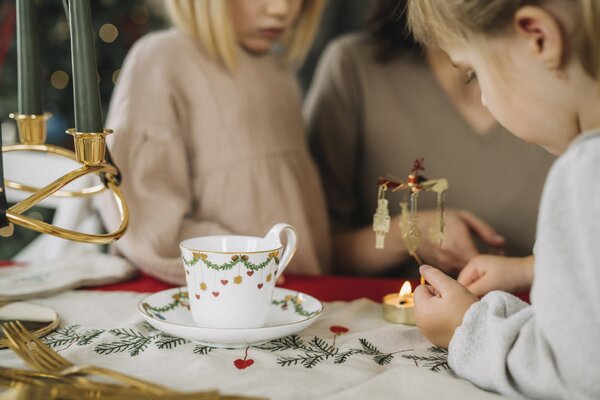 Porcelánový šálek s podšálkem Star Fluted Christmas 270 ml