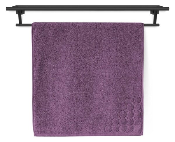 Mimořádně hebký ručník a osuška s vysokou savostí a stálostí tvaru v jemných barvách. Barva osušky je tmavě fialová