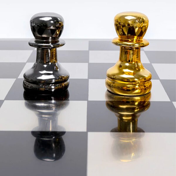 Kare designové šachy Chess (60 x 60 cm)