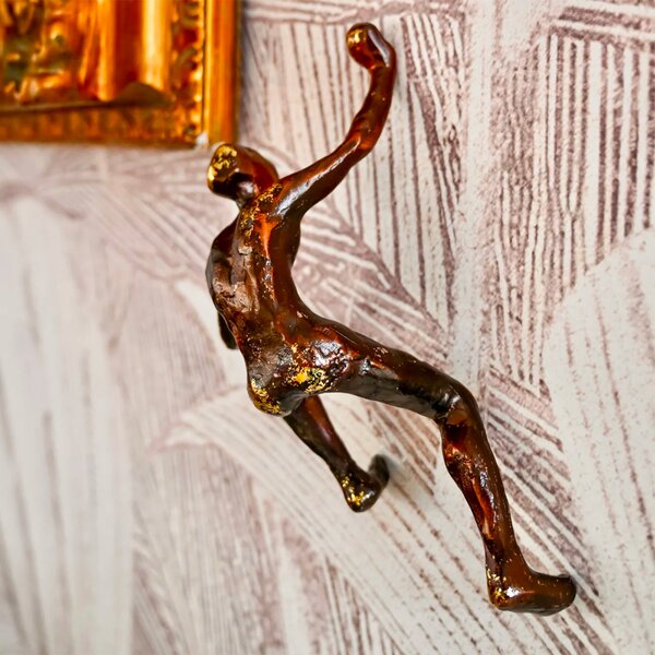 Kare designové dekorace Climber (14 x 23 cm)