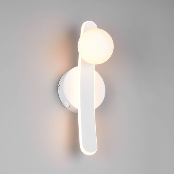 Trio Lighting LED nástěnné světlo Napoli, matná bílá, výška 34 cm, kov,, stmívatelný, Bílá / opál, Obývací pokoj / jídelna, kov, Moderní