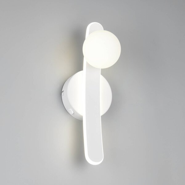 Trio Lighting LED nástěnné světlo Napoli, matná bílá, výška 34 cm, kov,, stmívatelný, Bílá / opál, Obývací pokoj / jídelna, kov, Moderní