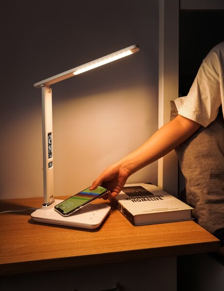 LED stolní lampička Immax KINGFISHER Qi bílá s bezdrátovým nabíjením Qi a USB