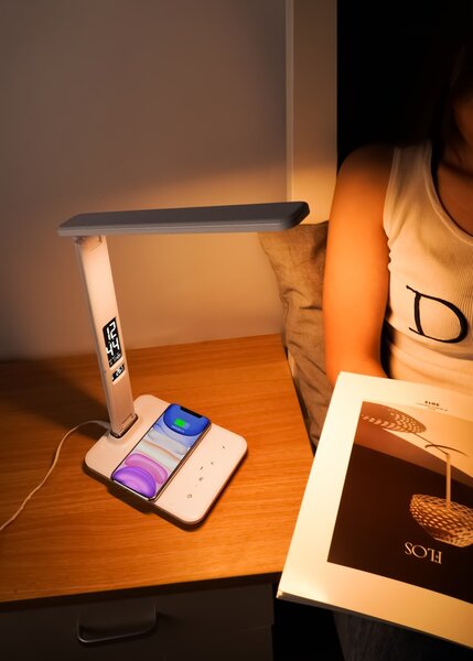 LED stolní lampička Immax KINGFISHER Qi bílá s bezdrátovým nabíjením Qi a USB