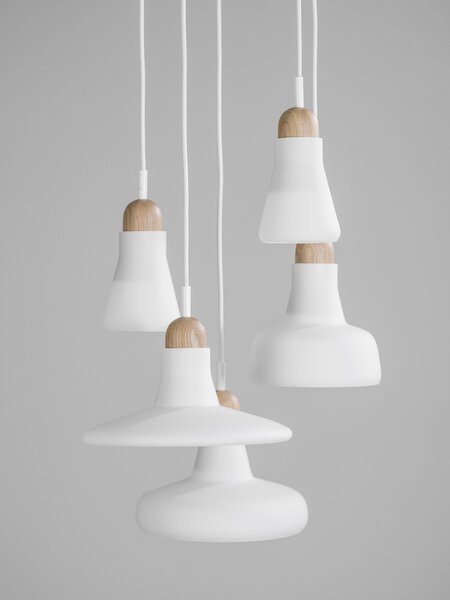 Brokis PC00929_043 Shadows set ring canopy, závěsné svítidlo z foukaného skla, bílé sklo - voskovaný dub - bílý kabel, 5x5W LED 2700K dim, prům. 40cm