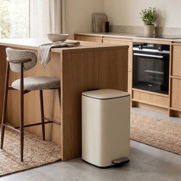 Housecraft Living Bílý pedálový odpadkový koš MARK 20 l