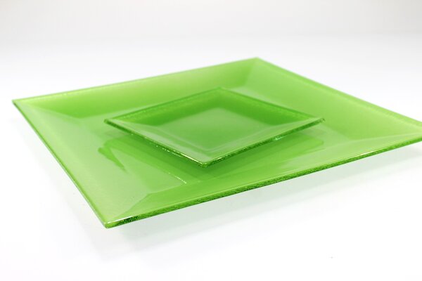 BDK-GLASS Zelený čtvercový talíř skleněný Rozměr: 31x31cm