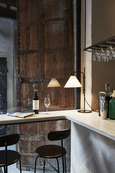 Marset A641-405 Funiculí, černá stolní lampa s bílým textilním stínidlem, 1xE14, 61cm