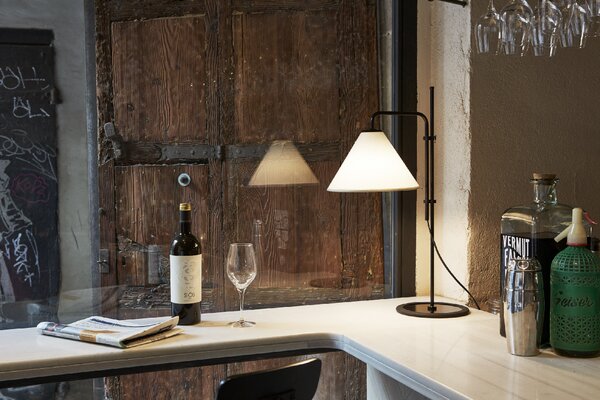 Marset A641-405 Funiculí, černá stolní lampa s bílým textilním stínidlem, 1xE14, 61cm