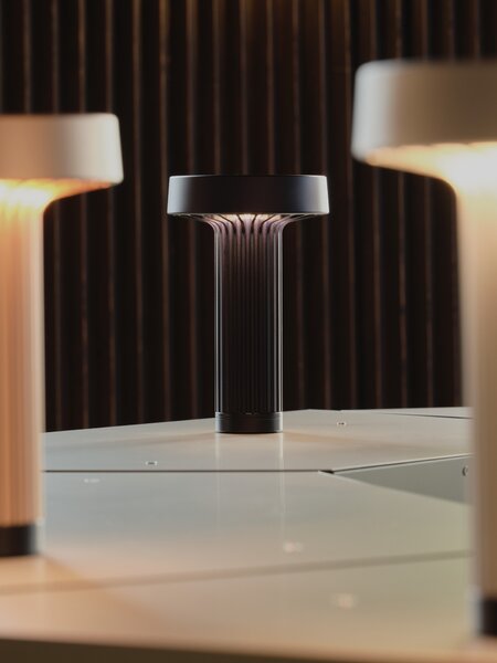 Ambientec Fotica Rose, přenosná lampička z růžového hliníku, LED 1800-2500K dotykové stmívání, Ø13x20,5cm, IP66