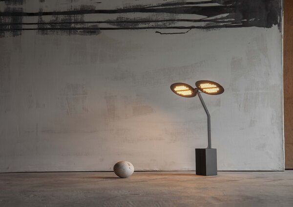 Ambientec Sage White, přenosná černobílá lampička, LED 2200-2400K dotykové stmívání, výška 29,9cm