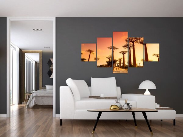 Obraz - Západ slunce v uličce Baobab (125x70 cm)