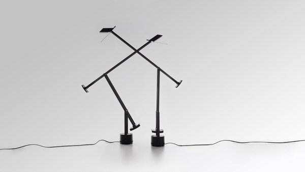 Artemide A009210 Tizio Led, designová černá stolní LED lampa s dotykovým stmívačem., 1x8W LED, 119 cm