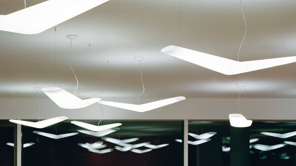 Artemide AK00200 Mouette Symmetric, závěsné designové svítidlo, 55W LED 3000K, 135cm, délka závěsu 190cm