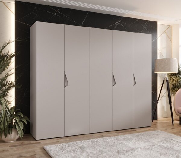 Široká šatní skříň 250 cm AMARIS 1 - kašmír / kašmírové úchyty