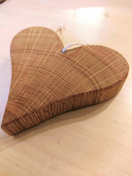 Stará Krása - Own Imports Dekorační dřevěné srdce vyrobené z dubu 21 cm