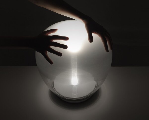 Artemide 1813010A Empatia 16, designová lampička, 11W LED 3000K, prům. 16cm