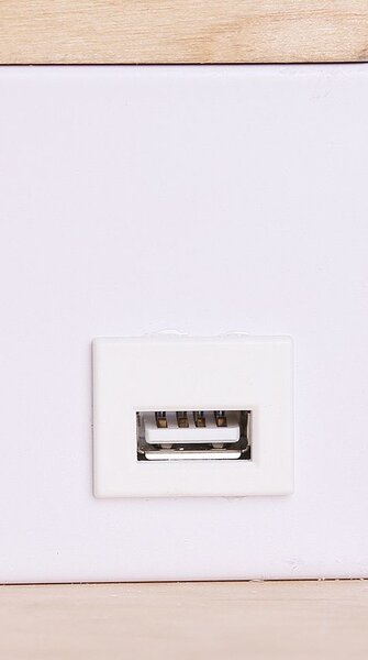 Nástěnné LED svítidlo s USB portem ANET - 2x4W, 4000K (denní bílá), hnědé / bílé