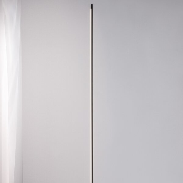 Černá kovová stojací LED lampa Nova Luce Colby 150 cm
