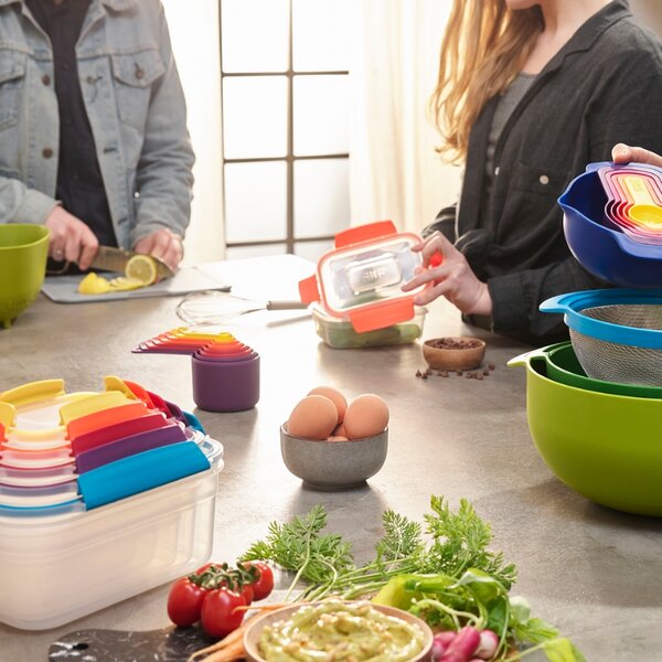 Joseph Joseph Sada čtyř skleněných dóz na potraviny Nest Glass Storage