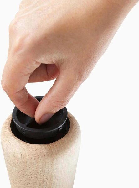 Joseph Joseph Dřevěný mlýnek na pepř Milltop Wood 19 cm