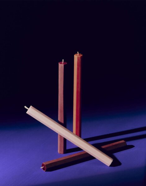 HAY Svíčky Hexagon Candle set 4ks, berry