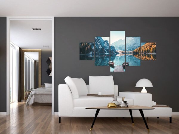 Obraz - Lodě na jezeře Braies (125x70 cm)