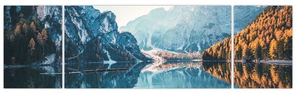 Obraz - Lodě na jezeře Braies (170x50 cm)