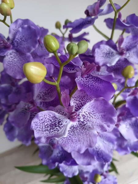 Umělá květina Orchidea v květináči 120 cm, fialová LA713