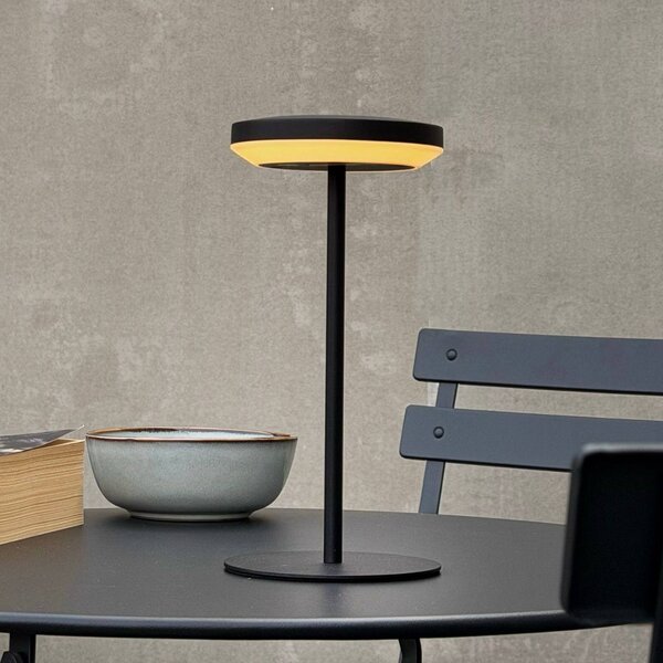 Dyberg Larsen Solární stolní lampa Otera s LED osvětlením, černá, 25 cm, IP44, Černá, Hliník, Moderní, Solární lampy