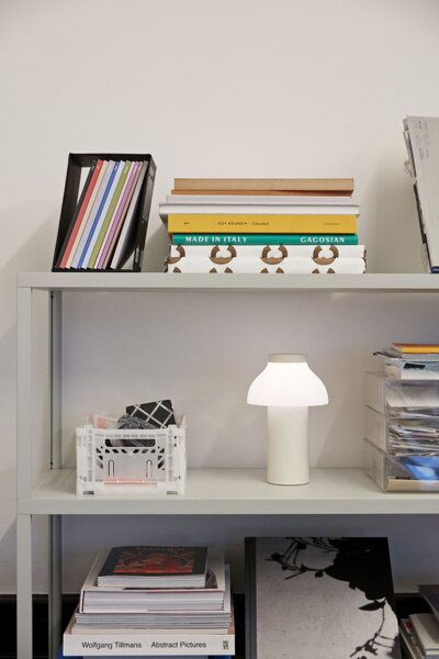 HAY Přenosná stolní lampa PC Portable, cream white AE913