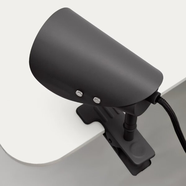 Malá černá kovová stolní lampa s klipem Kave Home Jula