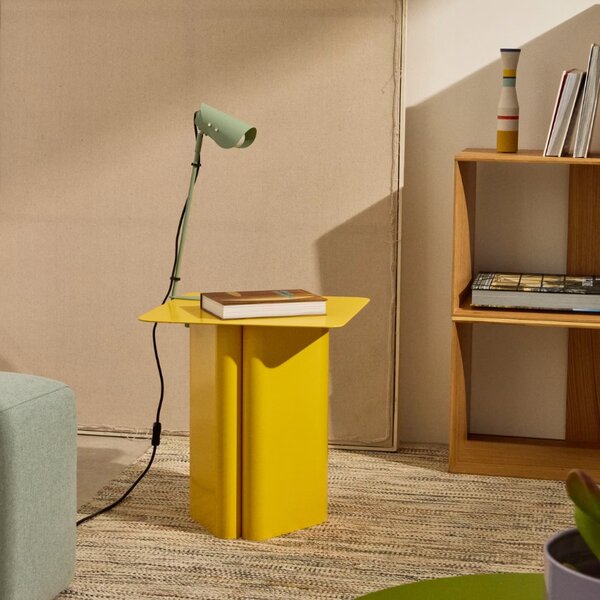 Zelená kovová stolní lampa s klipem Kave Home Jula