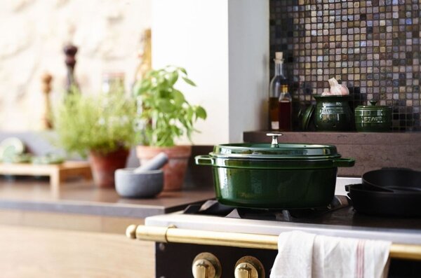 Oválný litinový hrnec Staub 31 cm, bazalka