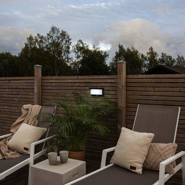 STAR TRADING LED solární nástěnné svítidlo Valla s pohybovým senzorem, Černá, Plast, Solární lampy