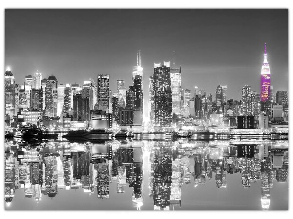 Obraz - New York a fialový mrakodrap (70x50 cm)