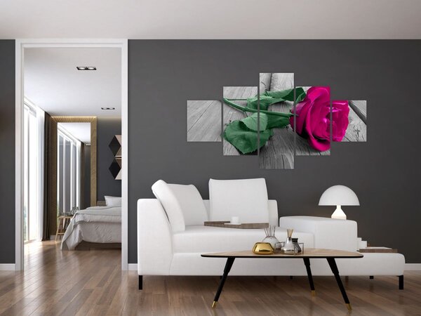 Obraz - Růžová růže se zeleným stonkem (125x70 cm)