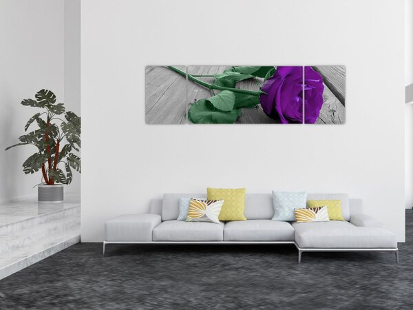 Obraz - Fialová růže se zeleným stonkem (170x50 cm)