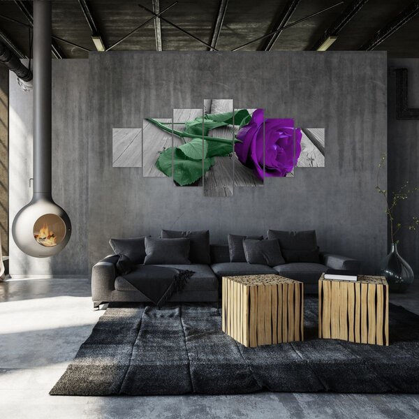 Obraz - Fialová růže se zeleným stonkem (210x100 cm)
