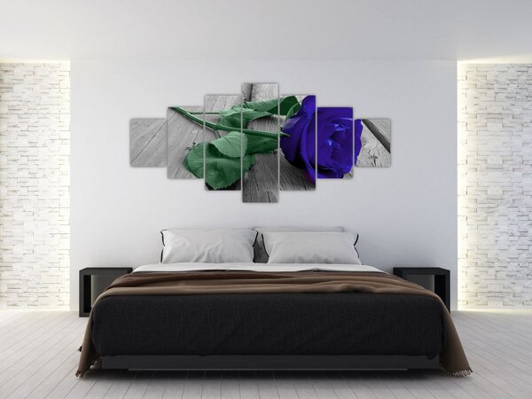 Obraz - Modrá růže se zeleným stonkem (210x100 cm)