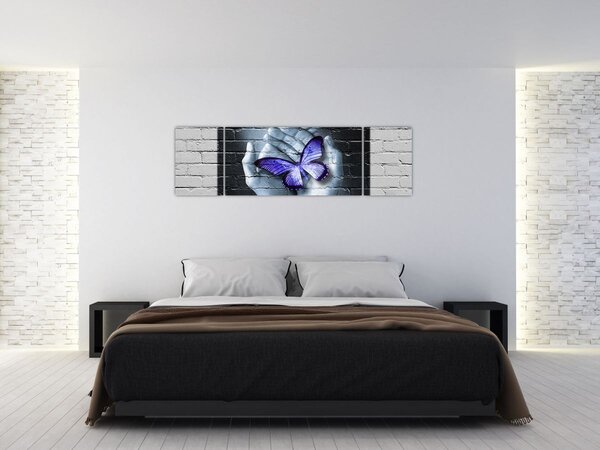 Obraz - Fialový motýl na zdi (170x50 cm)