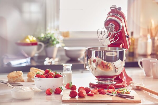 Kuchyňský robot KitchenAid Artisan 5KSM175 - červená metalíza