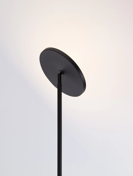 LED stmívatelná černá stojací lampa Sinkro – Bílá