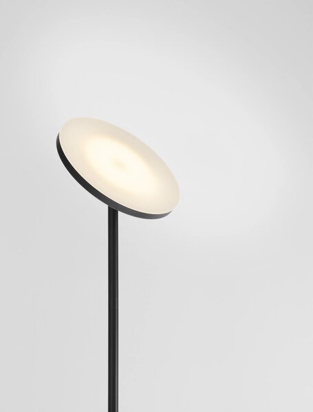 LED stmívatelná černá stojací lampa Sinkro – Bílá