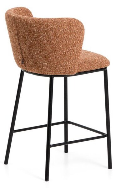 Čalouněná barová židle v terakotové barvě (výška sedáku 65 cm) Ciselia – Kave Home