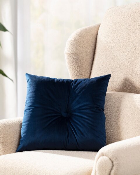 Sametový polštář Velvet s knoflíkem barva tmavě modrá látka lesklé, sametová