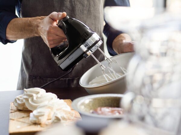Ruční šlehač KitchenAid P2 5KHM9212 - královská červená