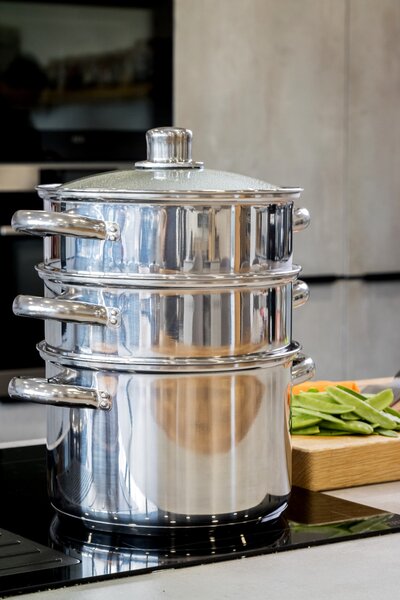KitchenCraft nerezový parní hrnec 22 cm, 3 patra – napařovací hrnec na sporák pro zdravé vaření v páře, vícepatrový hrnec