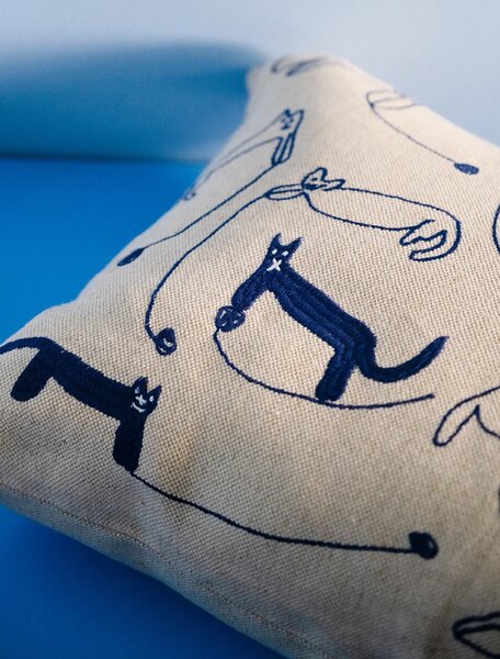 Fine Little Day Povlak na polštář Blue Cats 40 x 60 cm FLD293