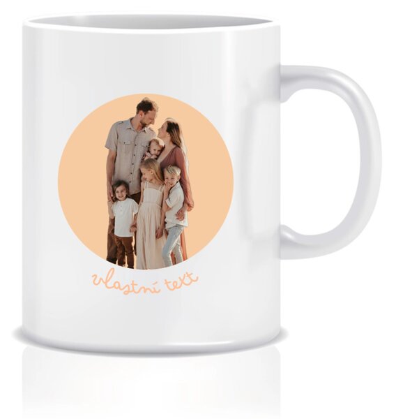 Personalizovaný klasický bílý keramický hrníček 300 ml s výřezem fotky na podkladu